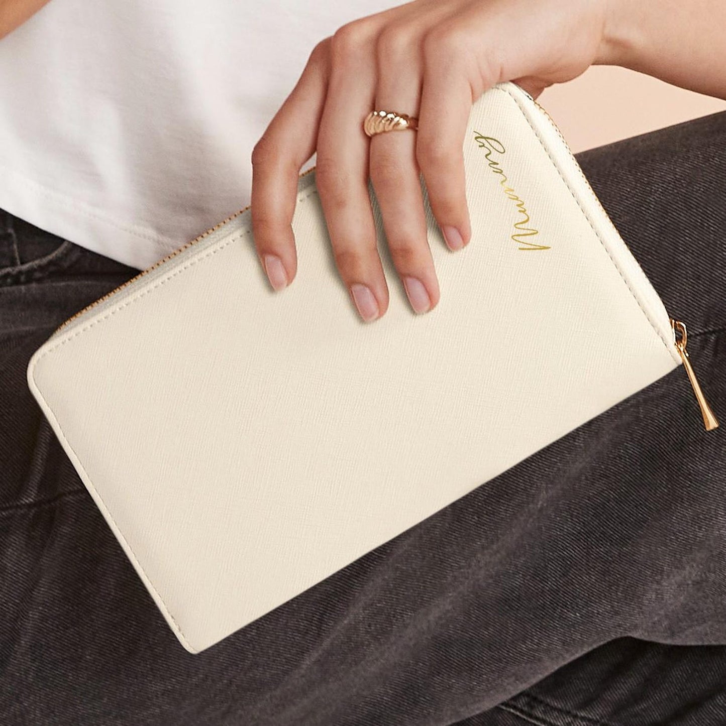 Mother’s Day Jewellery Case | Oyster Travel Jewellery Box with Gold Mum Script